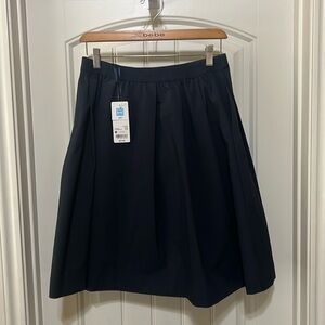 Uniqlo Midi Women Navy Skirt size Medium NWT
